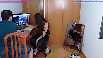 Eine Studentin Wird Gezwungen, Einen Blowjob Zu Geben Und Sperma Zu Schlucken, Einschließlich Nahaufnahmen.