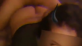 Užívam Si Zdieľanie Môjho Zážitku S Mojím Cuckoldom, Zatiaľ Čo Ma Preniká Kamarát