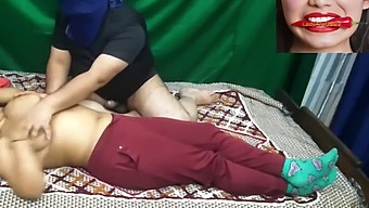 Echte Aufnahmen Einer Sinnlichen Indischen Massage-Session