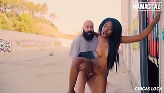 Brunetka Latina Boni Brown Si Užíva Verejné Šantenie V Tomto Vonkajšom Hardcore Videu